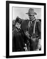 SHE WORE A YELLOW RIBBON, 1949 directed by JOHN FORD Joanne Dru and John Wayne (b/w photo)-null-Framed Photo