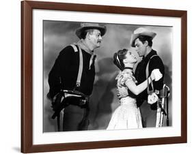 SHE WORE A YELLOW RIBBON, 1949 directed by JOHN FORD John Wayne, Joanne Dru and John Agar (b/w phot-null-Framed Photo