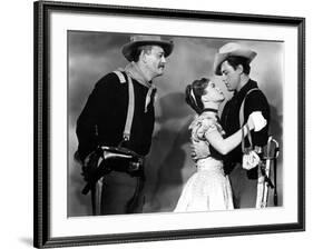 SHE WORE A YELLOW RIBBON, 1949 directed by JOHN FORD John Wayne, Joanne Dru and John Agar (b/w phot-null-Framed Photo