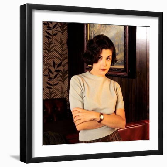 SHERILYN FENN. "Twin Peaks" [1990], directed by DAVID LYNCH.-null-Framed Premium Photographic Print