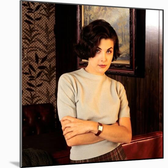 SHERILYN FENN. "Twin Peaks" [1990], directed by DAVID LYNCH.-null-Mounted Photographic Print