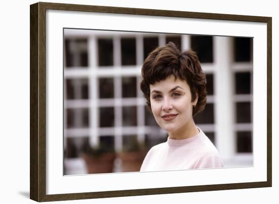 SHERILYN FENN. "Twin Peaks" [1990], directed by DAVID LYNCH.-null-Framed Photographic Print