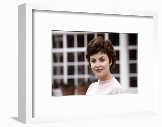 SHERILYN FENN. "Twin Peaks" [1990], directed by DAVID LYNCH.-null-Framed Photographic Print