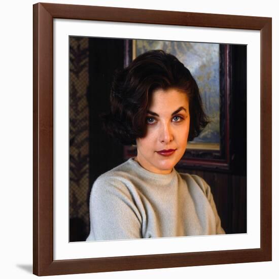 SHERILYN FENN. "Twin Peaks" [1990], directed by DAVID LYNCH.-null-Framed Photographic Print