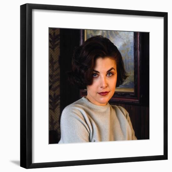 SHERILYN FENN. "Twin Peaks" [1990], directed by DAVID LYNCH.-null-Framed Photographic Print