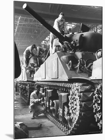 Sherman M4 Tank on Assembly at a Chrysler Plant-Andreas Feininger-Mounted Photographic Print