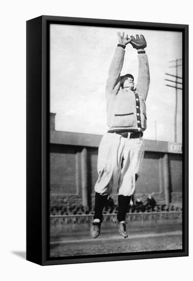 Sherry Magee leaping catch, Philadelphia Phillies, Baseball Photo - Philadelphia, PA-Lantern Press-Framed Stretched Canvas