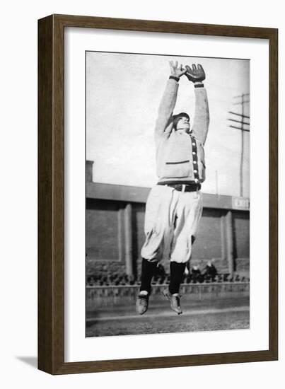 Sherry Magee leaping catch, Philadelphia Phillies, Baseball Photo - Philadelphia, PA-Lantern Press-Framed Art Print