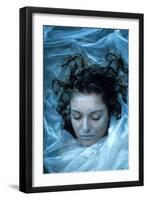 SHERYL LEE. "Twin Peaks" [1990], directed by DAVID LYNCH.-null-Framed Premium Photographic Print