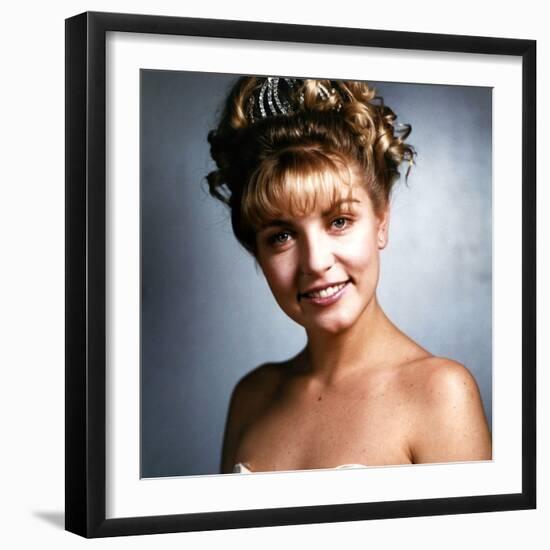 SHERYL LEE. "Twin Peaks" [1990], directed by DAVID LYNCH.-null-Framed Photographic Print