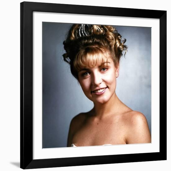 SHERYL LEE. "Twin Peaks" [1990], directed by DAVID LYNCH.-null-Framed Photographic Print