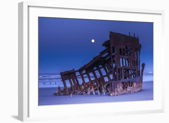 Shipwreck-null-Framed Photographic Print