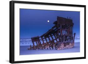 Shipwreck-null-Framed Photographic Print