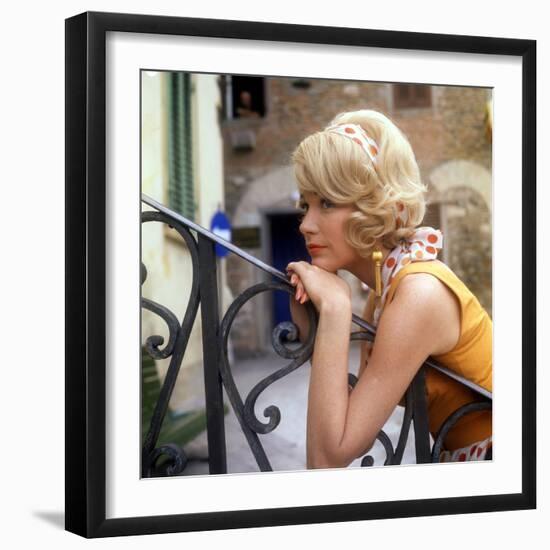 Shirley MacLaine-null-Framed Photo