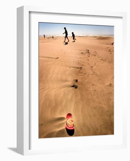 Shoremob-Craig Satterlee-Framed Photographic Print