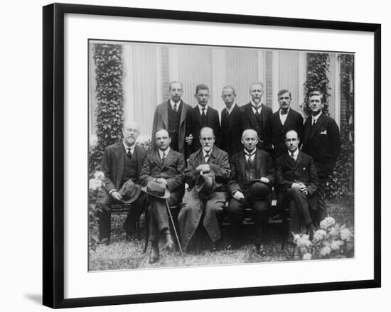 Sigmund Freud with colleagues at a psychoanalytic congress in The Hague, 1920-null-Framed Photographic Print