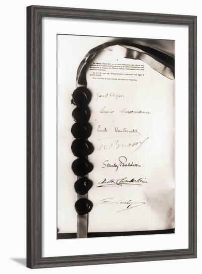 Signatures on Locarno Pact-null-Framed Photographic Print