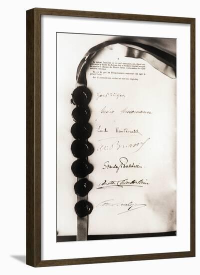 Signatures on Locarno Pact-null-Framed Photographic Print