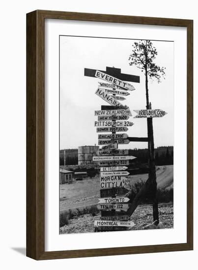 Signpost at Watson Lake, Alaska on Alaska Highway Photograph - Watson Lake, AK-Lantern Press-Framed Art Print