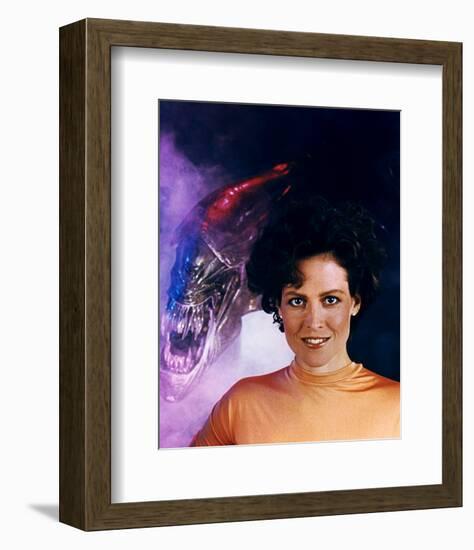 Sigourney Weaver - Aliens-null-Framed Photo