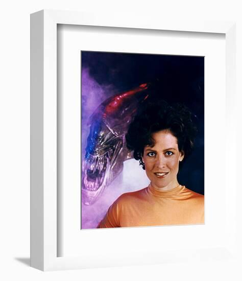 Sigourney Weaver - Aliens-null-Framed Photo