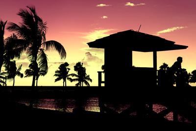 https://imgc.allpostersimages.com/img/posters/silhouette-of-life-guard-station-at-sunset-miami_u-L-PZ4NOU0.jpg?artPerspective=n