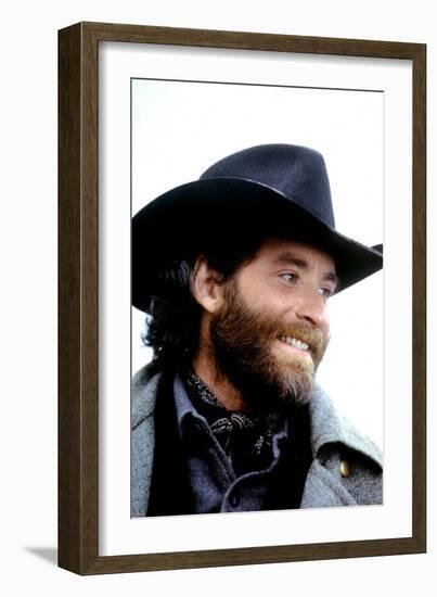 Silverado by LawrenceKasdan with Kevin Kline, 1985 (photo)-null-Framed Photo