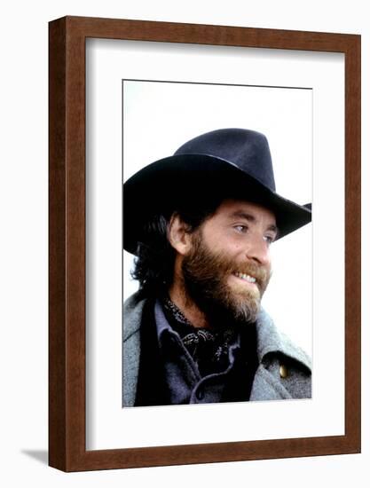 Silverado by LawrenceKasdan with Kevin Kline, 1985 (photo)-null-Framed Photo