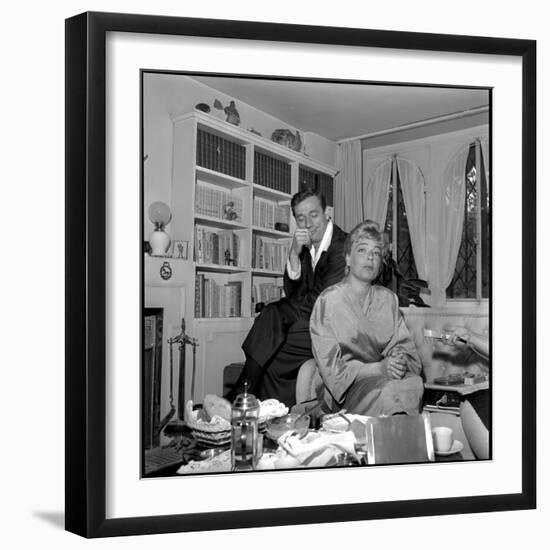 Simone Signoret and Her Husband Yves Montand-Marcel Begoin-Framed Photographic Print