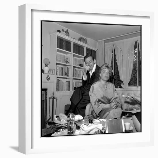 Simone Signoret and Her Husband Yves Montand-Marcel Begoin-Framed Photographic Print