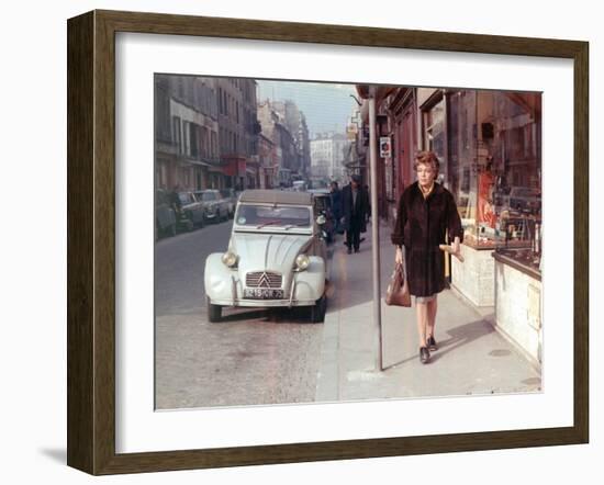 Simone Signoret: Le Chat, 1971-Marcel Dole-Framed Photographic Print