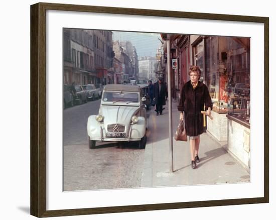 Simone Signoret: Le Chat, 1971-Marcel Dole-Framed Photographic Print