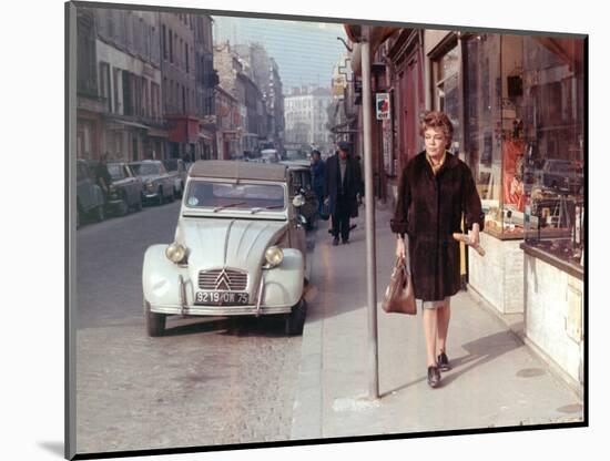 Simone Signoret: Le Chat, 1971-Marcel Dole-Mounted Photographic Print