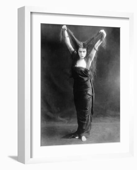 Sin, Theda Bara, 1915-null-Framed Photo