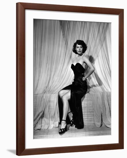 SINGAPORE, 1947 directed by JOHN BRAHM Ava Gardner (b/w photo)-null-Framed Photo