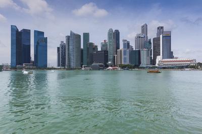 https://imgc.allpostersimages.com/img/posters/singapore-city-skyline-by-the-marina-reservoir_u-L-Q13AR4G0.jpg?artPerspective=n