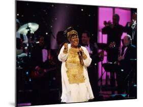 Singer Aretha Franklin Performing at Vh1 Divas Live-Marion Curtis-Mounted Premium Photographic Print