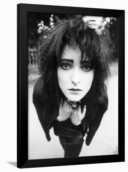 Siouxsie-Holland Park June 81-null-Framed Poster