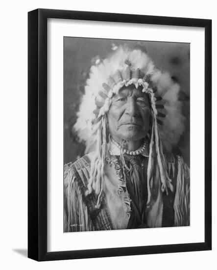 Sitting Bear, Arikara Native American Man Curtis Photograph-Lantern Press-Framed Art Print