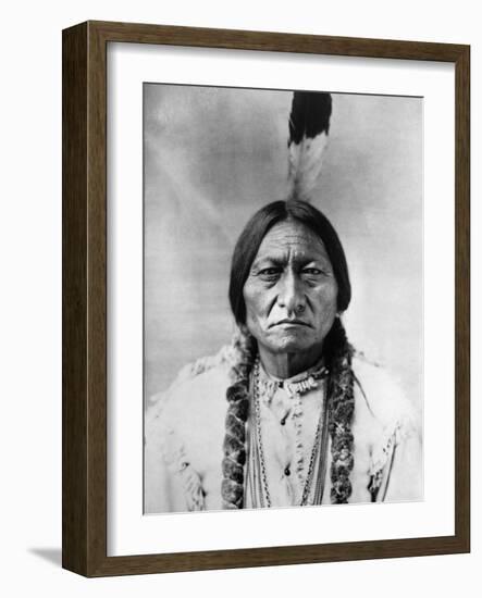 Sitting Bull (1834-1890)-null-Framed Photographic Print