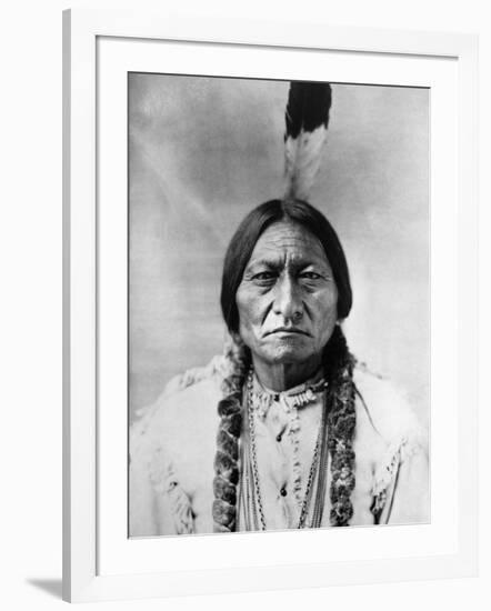 Sitting Bull (1834-1890)-null-Framed Photographic Print