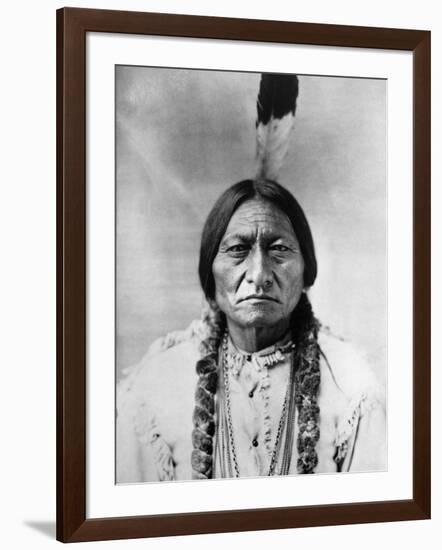 Sitting Bull (1834-1890)-null-Framed Photographic Print