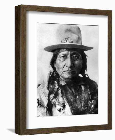 Sitting Bull (1834-1890)-null-Framed Photographic Print