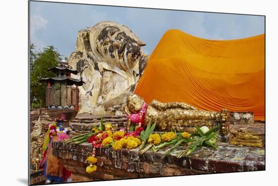 Sleeping Buddha, Wat Lokaya Sutha, Ayutthaya Historical Park, Ayutthaya, Thailand-null-Mounted Photographic Print