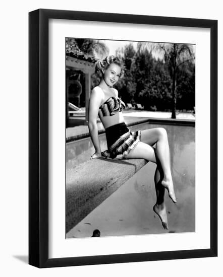 Smart Girls Don't Talk, Virginia Mayo, 1948-null-Framed Photo