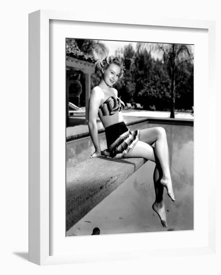 Smart Girls Don't Talk, Virginia Mayo, 1948-null-Framed Photo