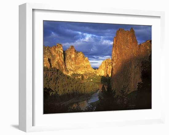 Smith Rocks State Park, Oregon, USA-Charles Gurche-Framed Premium Photographic Print