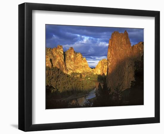 Smith Rocks State Park, Oregon, USA-Charles Gurche-Framed Photographic Print