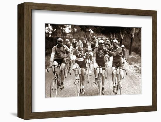 Smokers-Presse ’E Sports-Framed Photographic Print