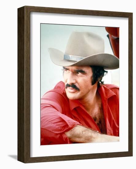 Smokey and the Bandit, Burt Reynolds, 1977-null-Framed Premium Photographic Print